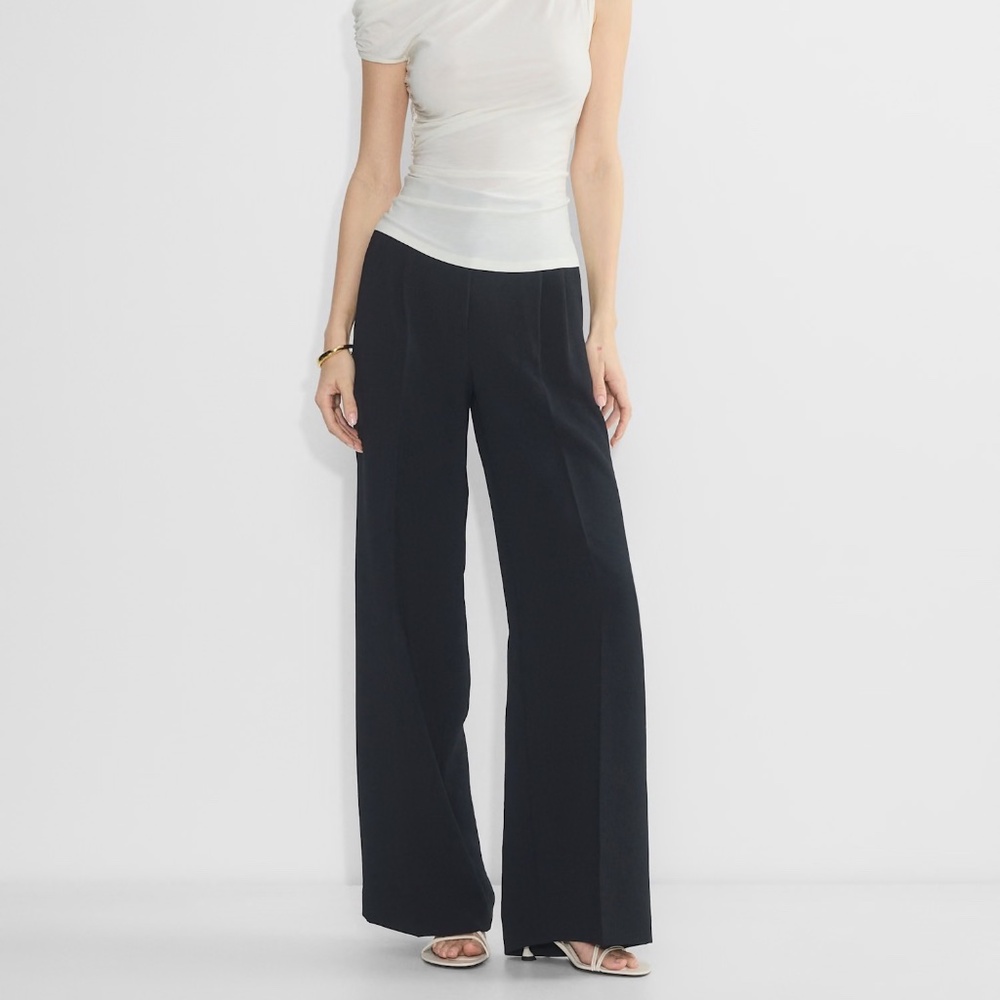 NWT The Effortless Pant™ Wider - Crepette, Black